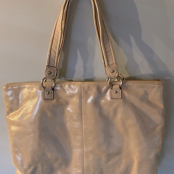 COACH BAG POPPY METALLIC GOLD CHAMPAGNE LEATHER LARGE TOTE #H1281-F20441. - Picture 2 of 5